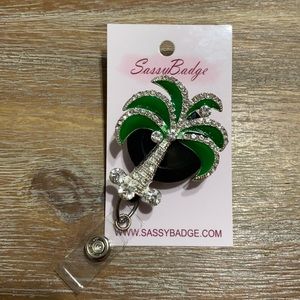 Palm tree badge pull